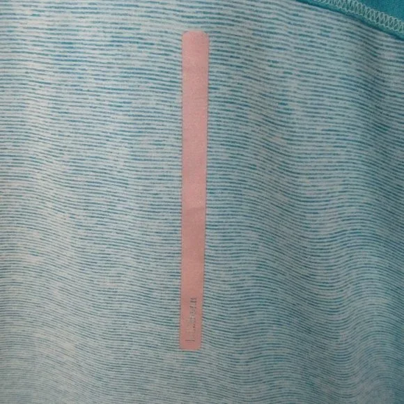 L L Bean Aqua Blue Thumb Hole Long Sleeve Reflective Accents Windbreaker Size L - Picture 8 of 14